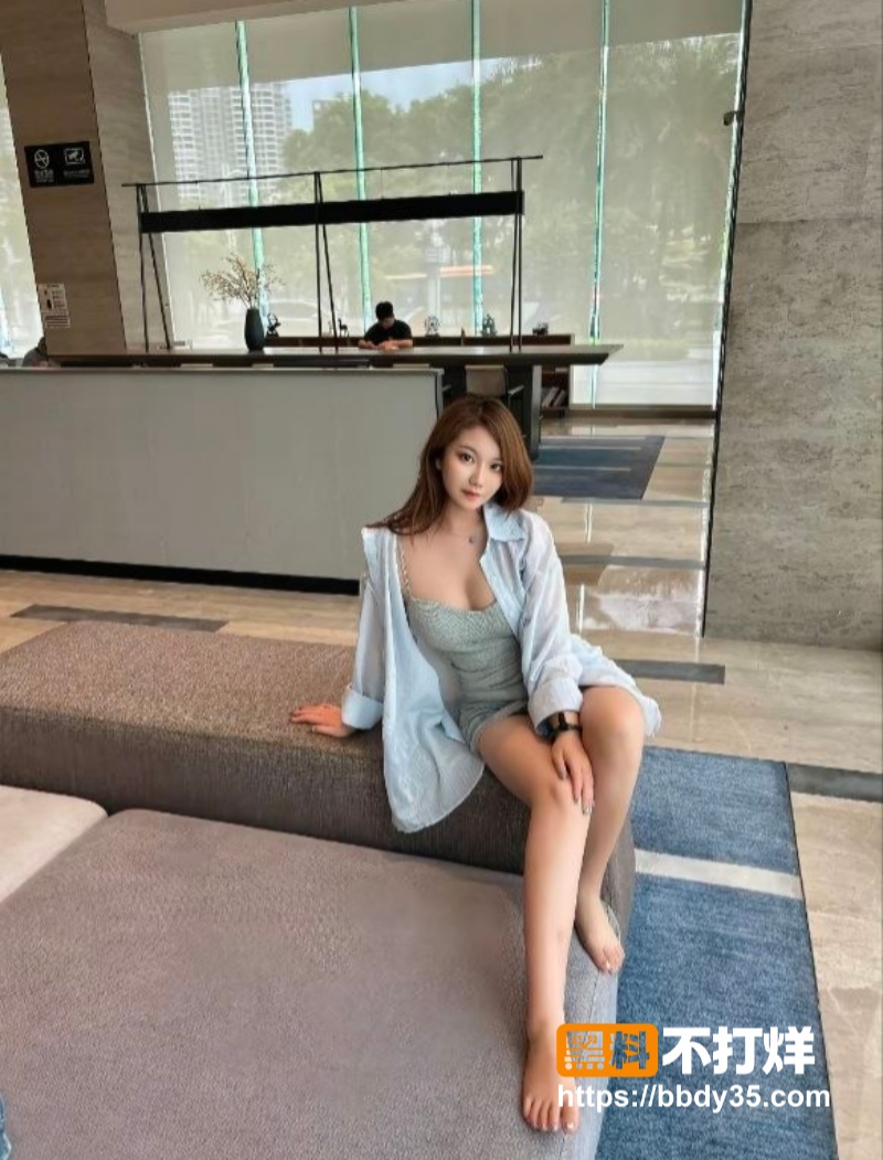 抖音模特冉冉同学兼职妓女被摄影师3P06