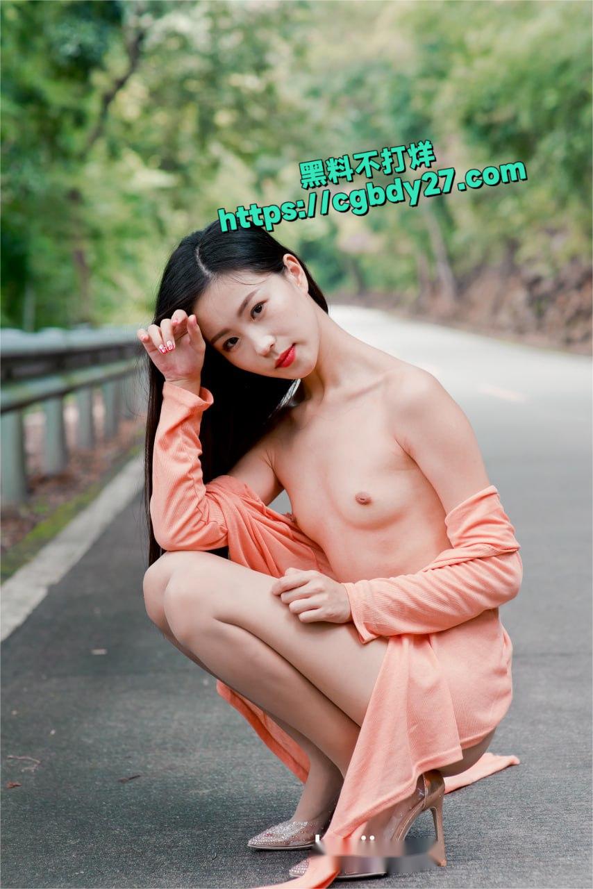 杨紫嫣户外露出写真37