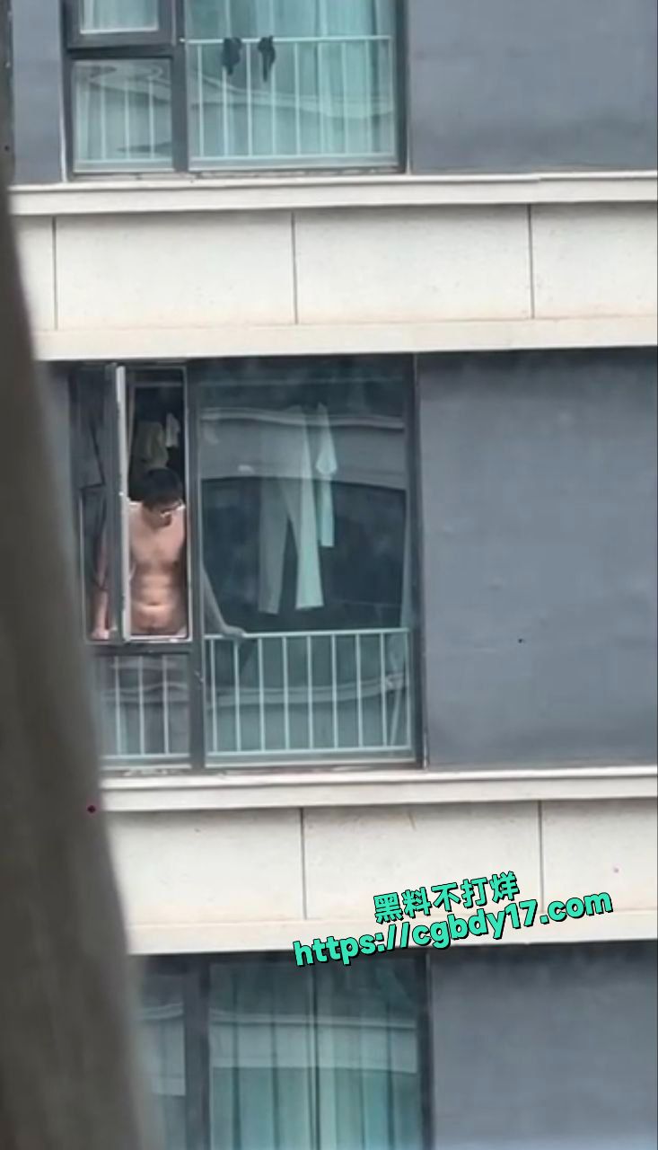 真恶心，对着楼下妹子打飞机4