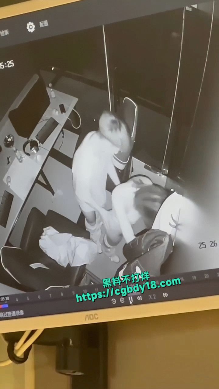 精神小情侣网吧激情啪啪后续6