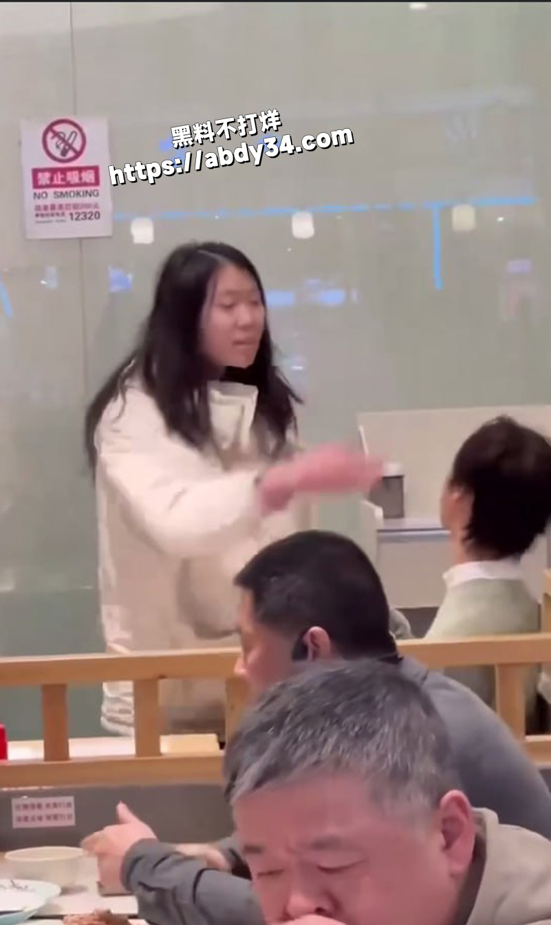集美连环耳光打傻对象.jpg2