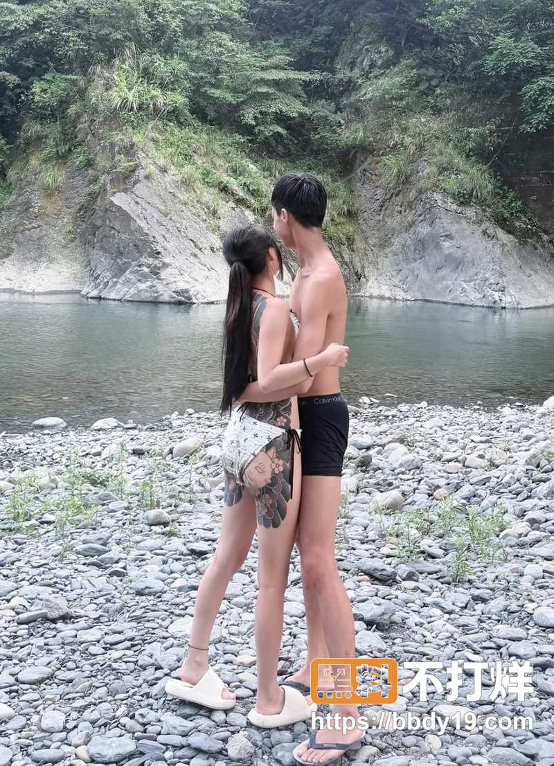 纹身小网美与男友自拍泄密4