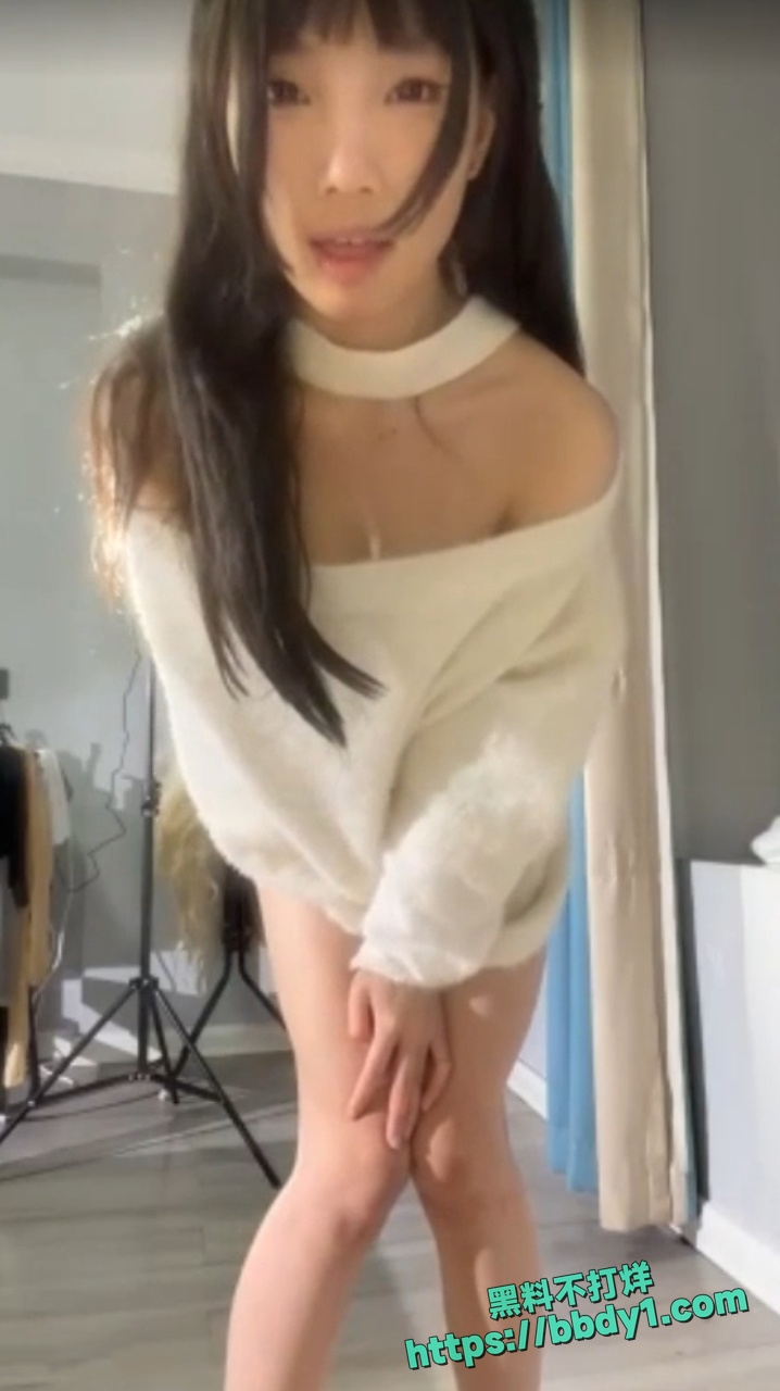 极品反差yiyi清纯美少女2