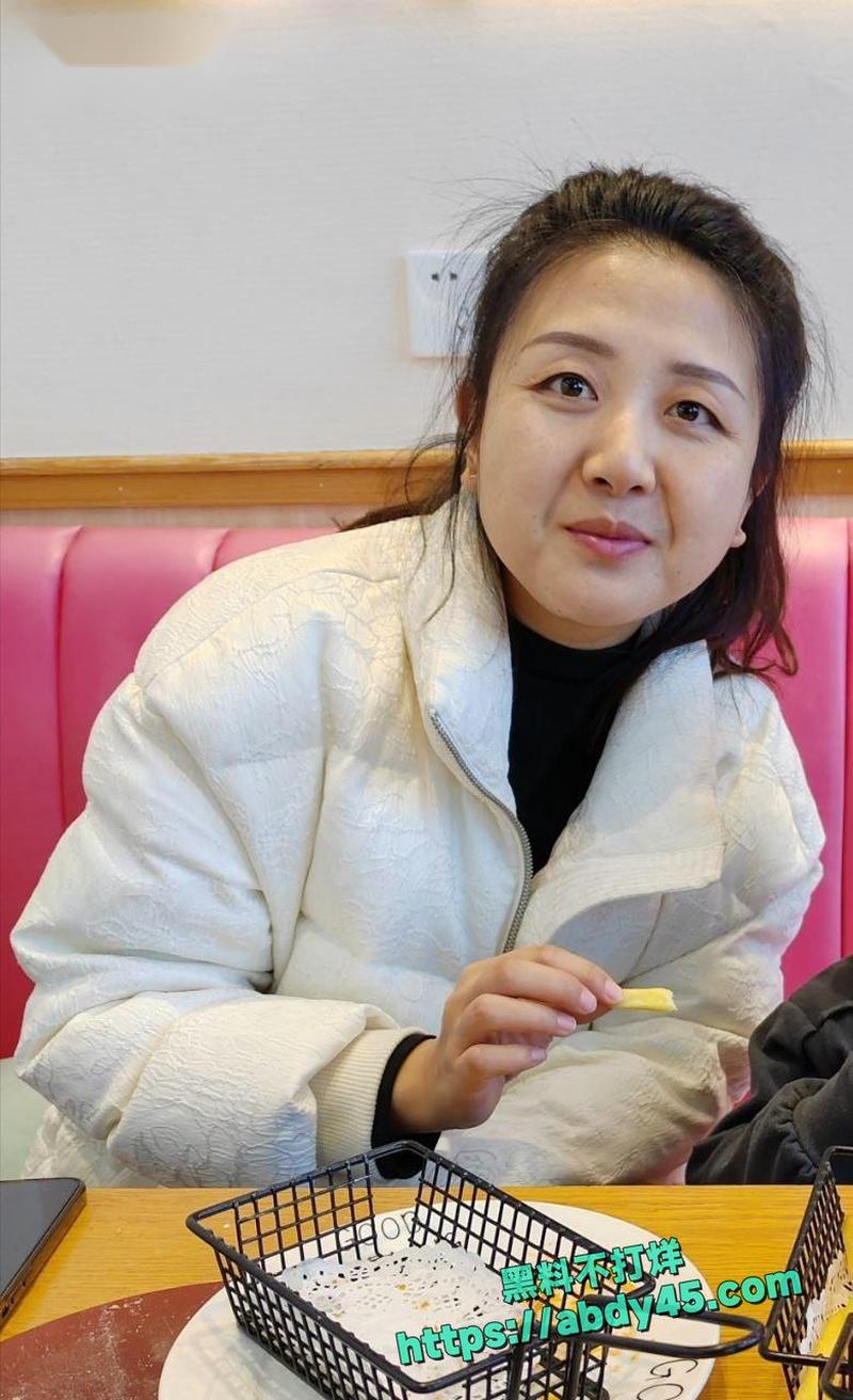 山东威海人妻王艳07