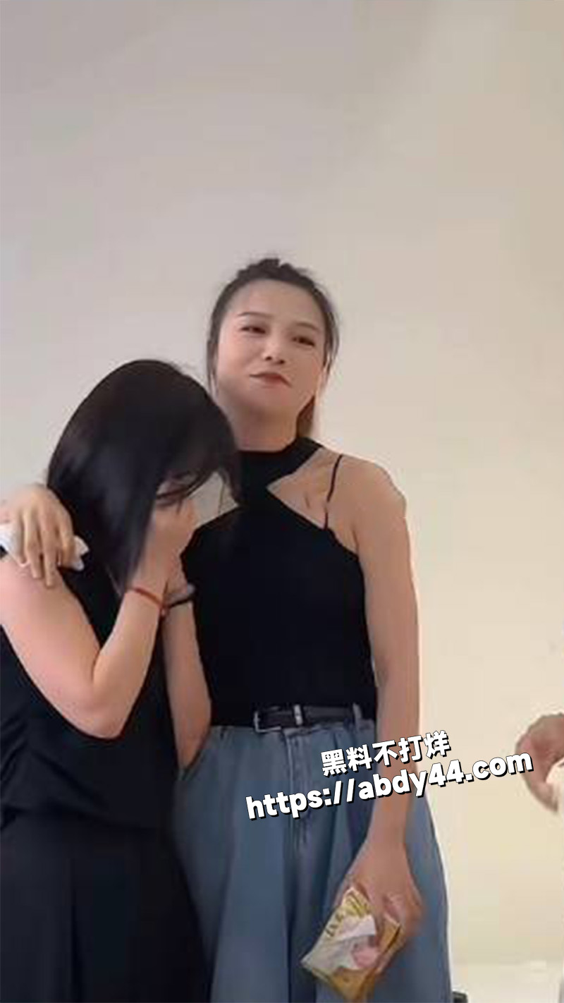 杭州某知名女装档口老板娘.jpg7
