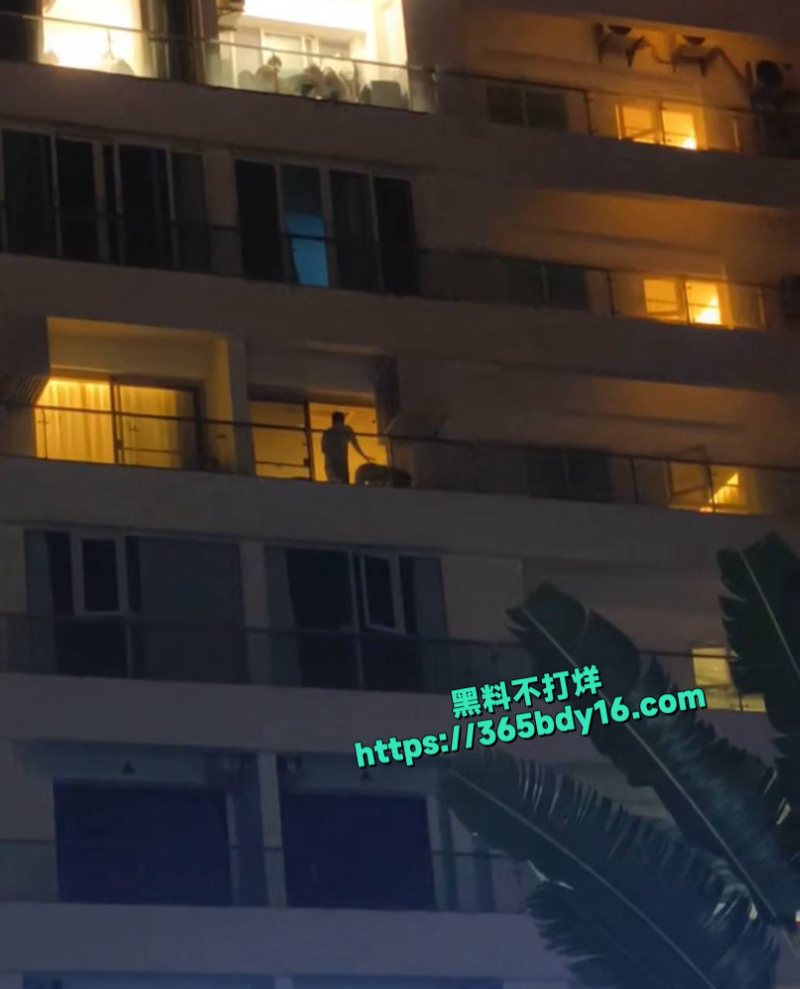 情侣酒店阳台激情做爱 2