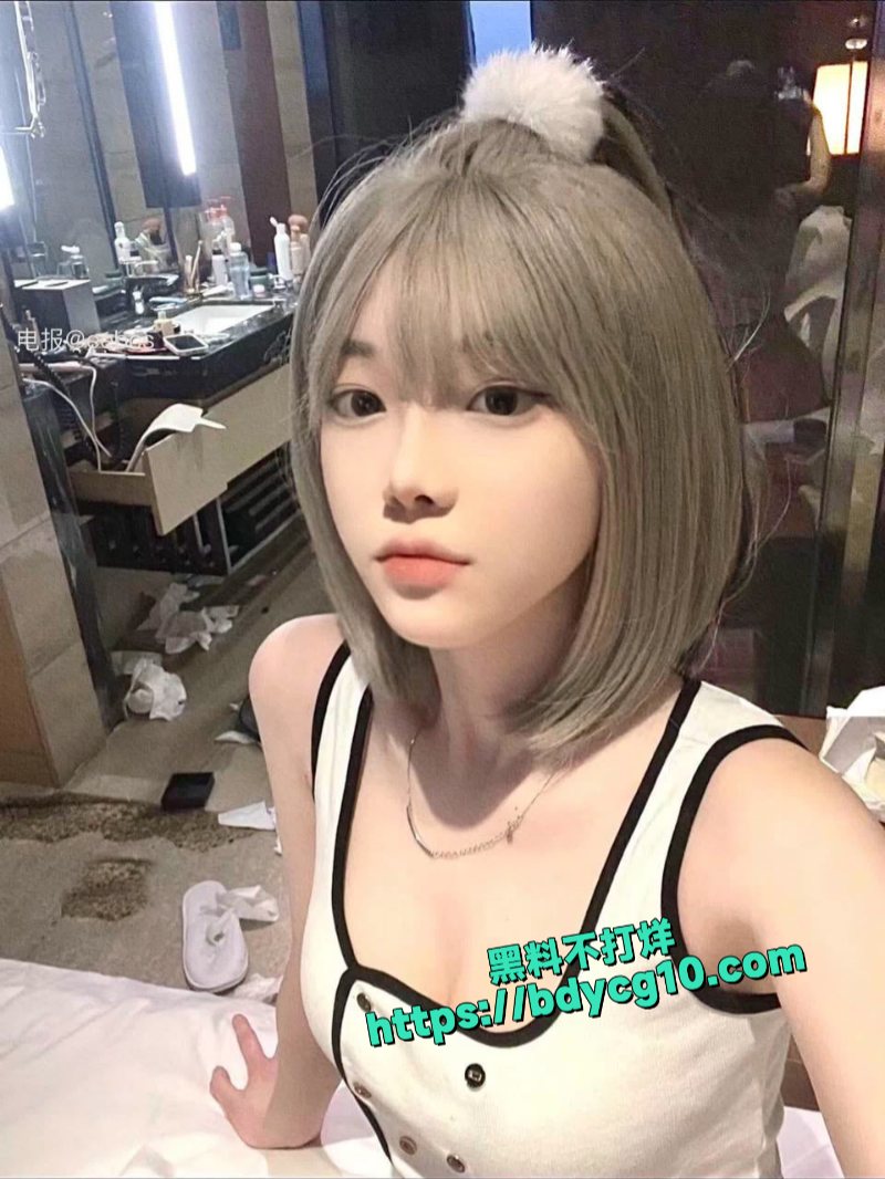收的二手苹果笔记本清理时发现反差美女生活记录4