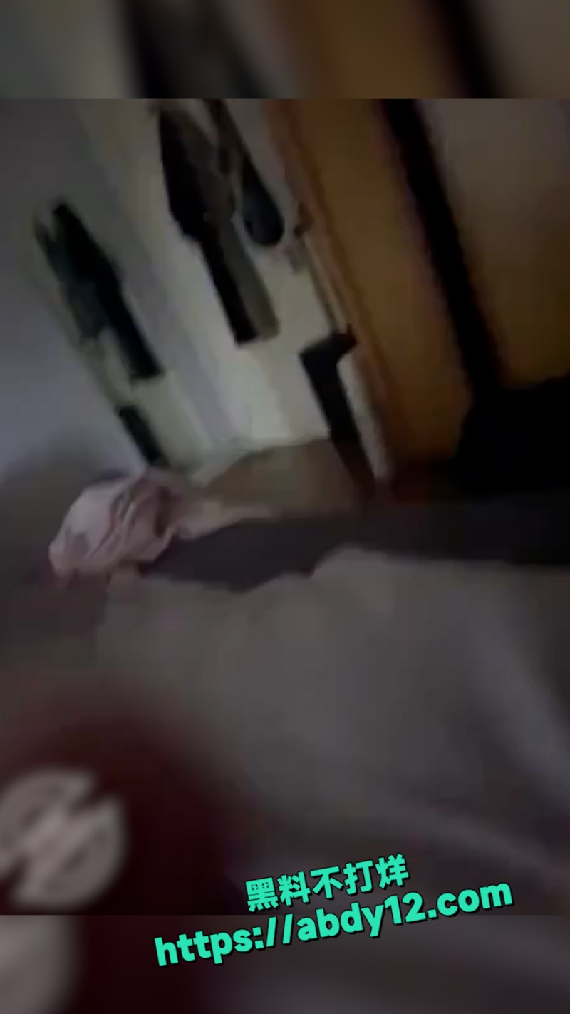 少妇邻居两个月没登陆了 1