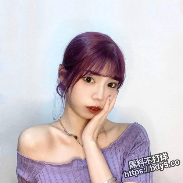 台湾职校细腰翘臀反差学生妹.jpg