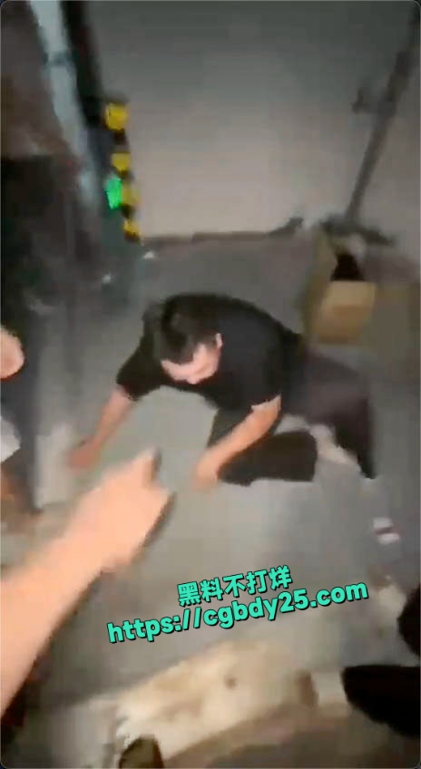 偷抵押车被抓包按在地下停车场一顿暴打3