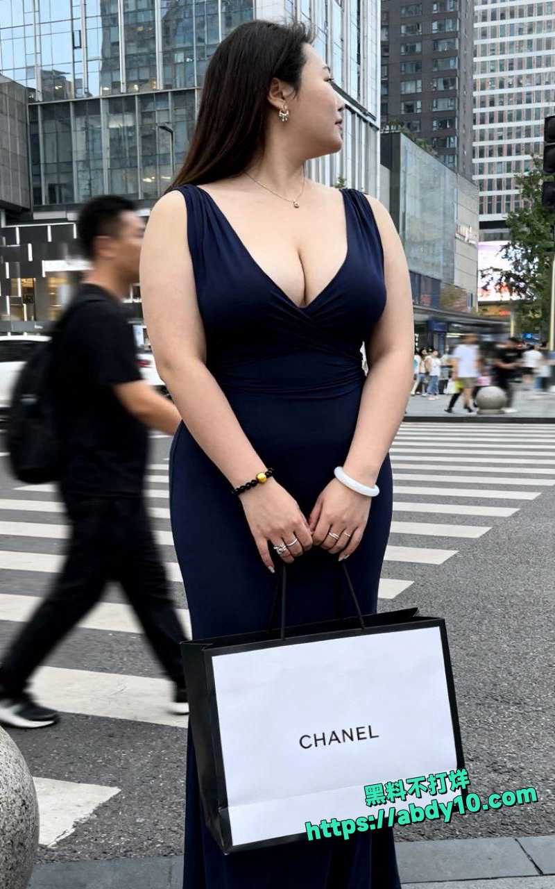成都张娇肥臀后入榨干视频7