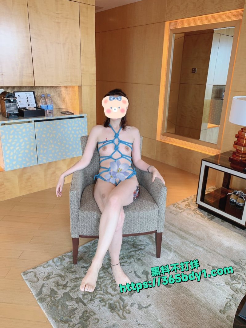 推特性感人妻尤物闹闹Style户外极限露出19