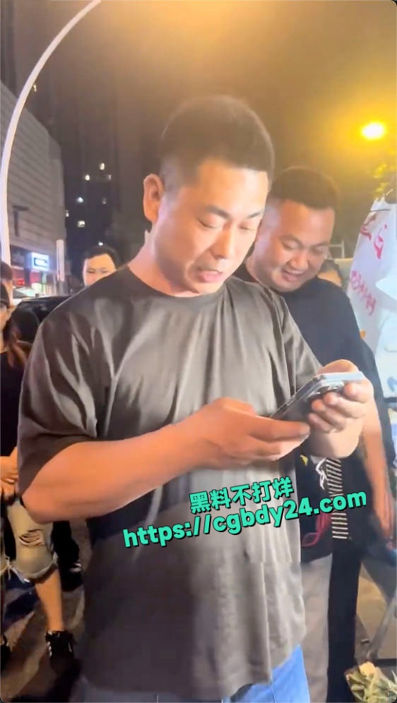 宝马小伙提200万现金来砸车7