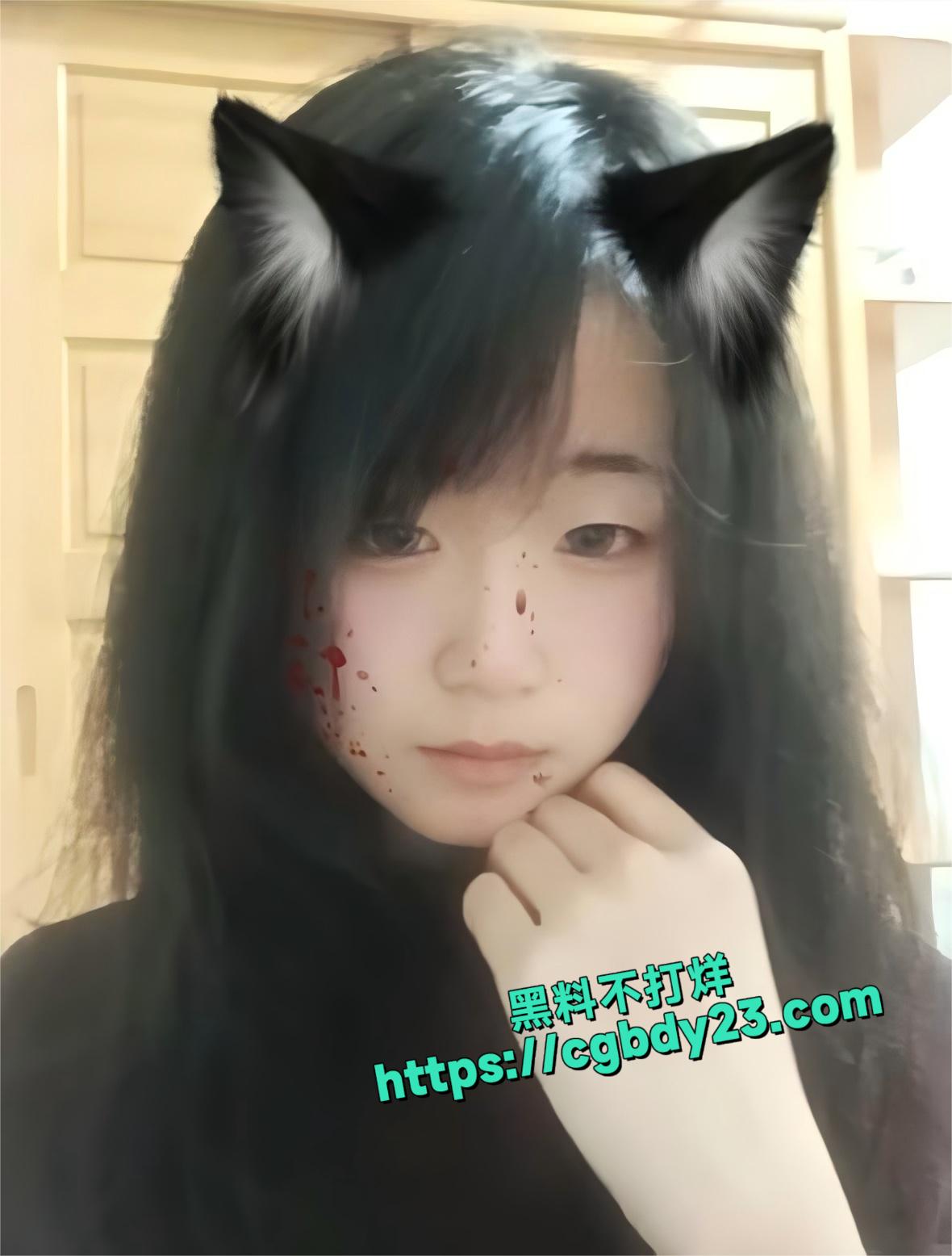 女学生亢彦如