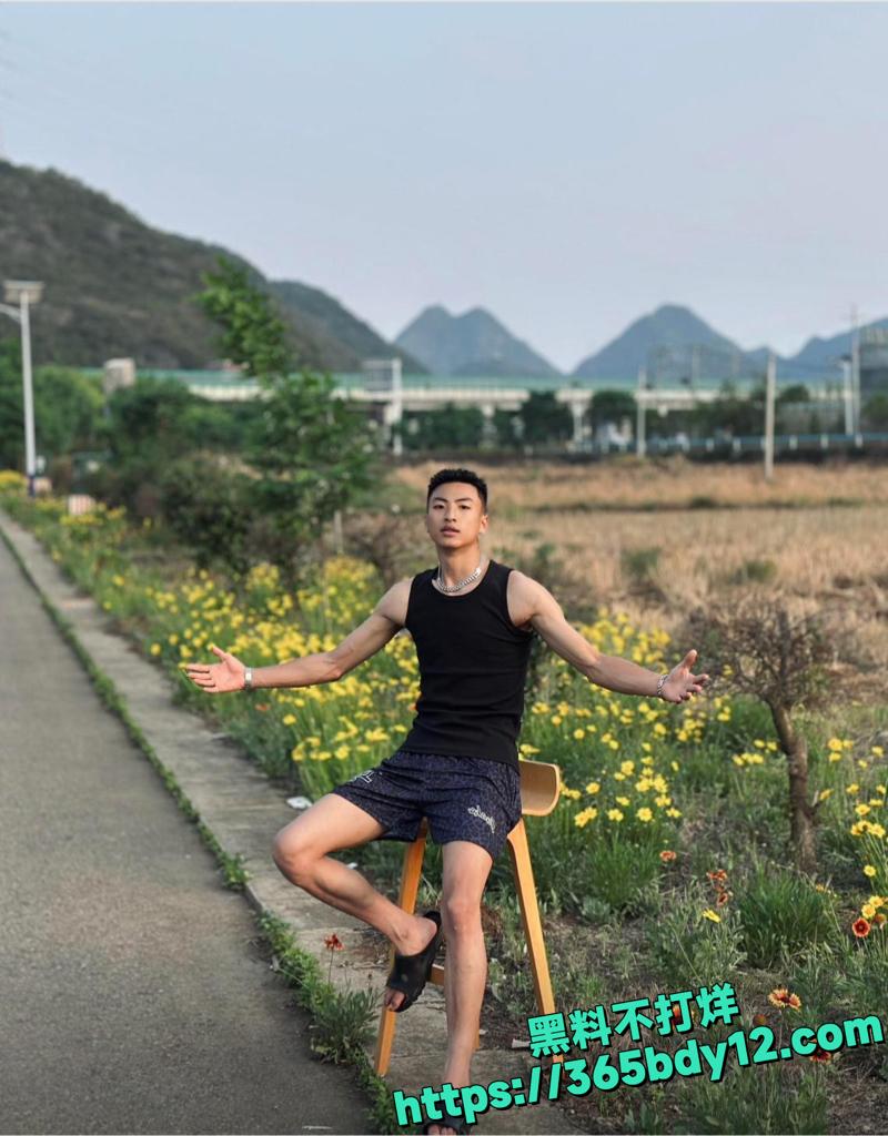 抖音博主羞涩的潇约炮女粉丝 4.