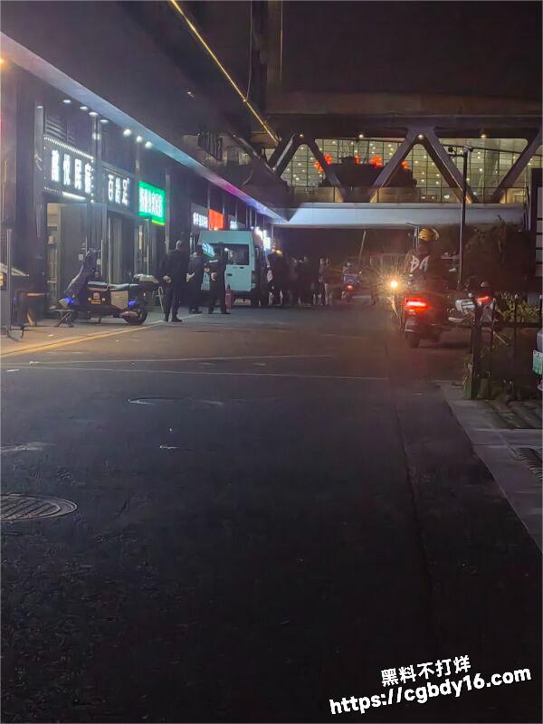 男同聚众淫乱2