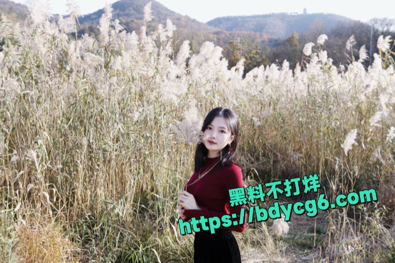 反差婊刘璐与金主爸爸换装情趣内衣性爱视图流出1