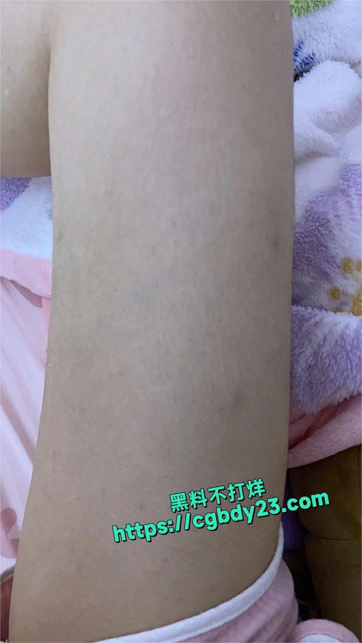 清纯腼腆的眼镜妹大学生14
