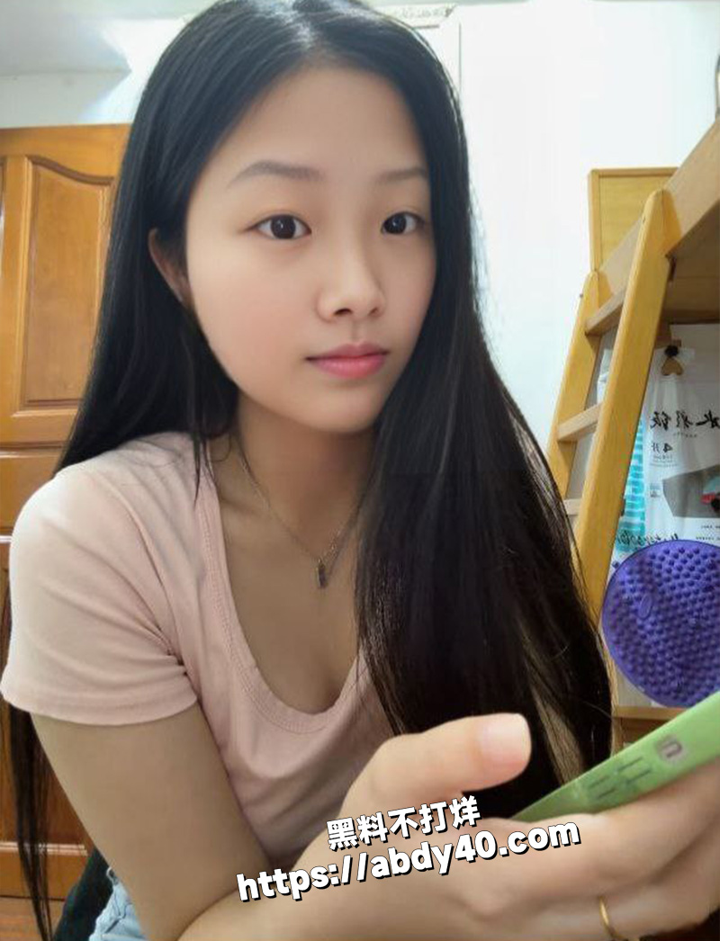 湖南反差学生妹 蒋欣.jpg5