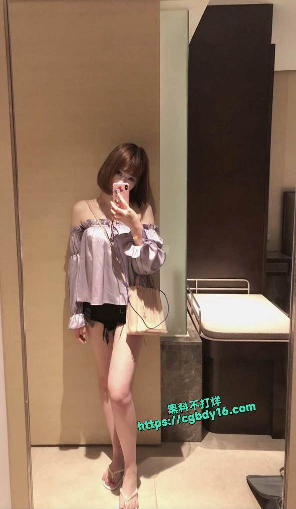 苏州反差婊张思琪 被男友发现和别的男友做爱视频18