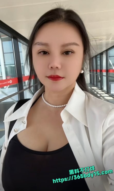 上海抖音网红蜜姨巨乳自慰视频流出