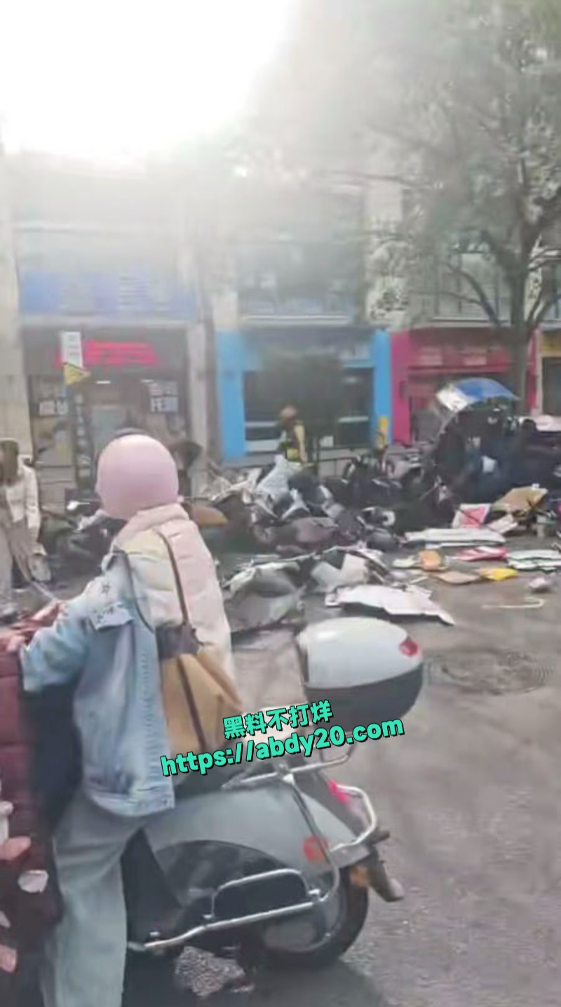 福建仓山区亭头路交通事故视频 2