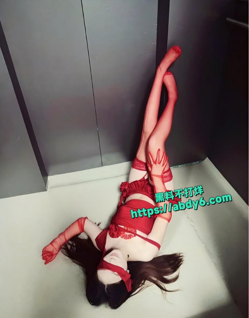 河北美术学院拜金学生妹张思涵