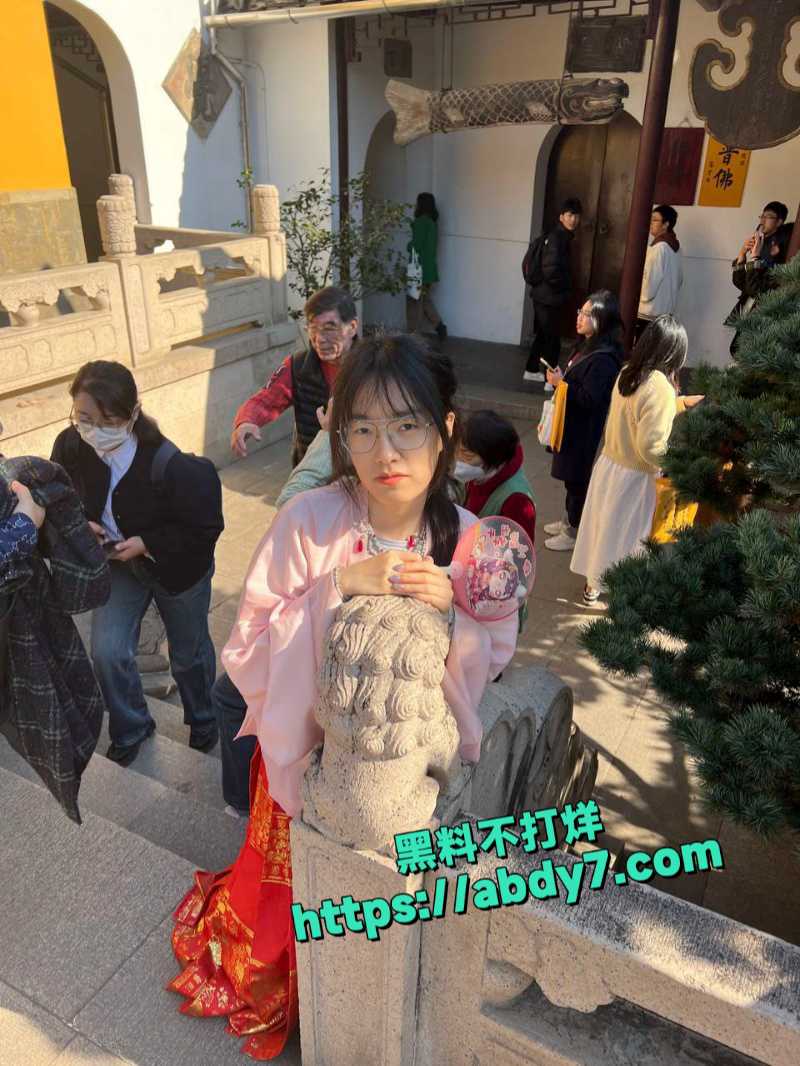 天津李彤彤与炮友酒店激情 5