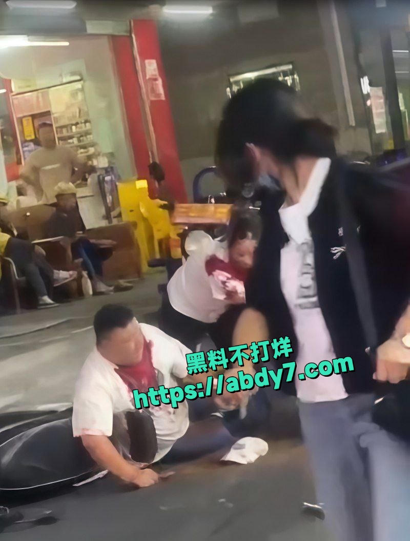 深圳龙岗街头捉奸砍人事件 4