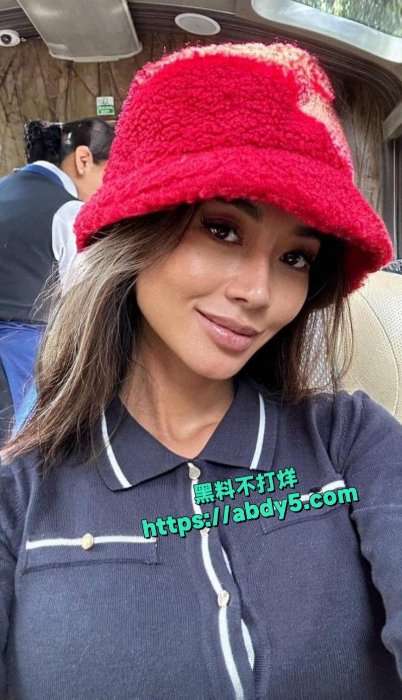 Krystal Lopez从美容博主到情色模特9