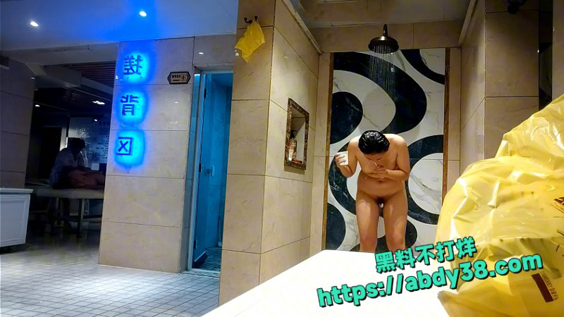 偷拍女客温泉洗浴会所 11