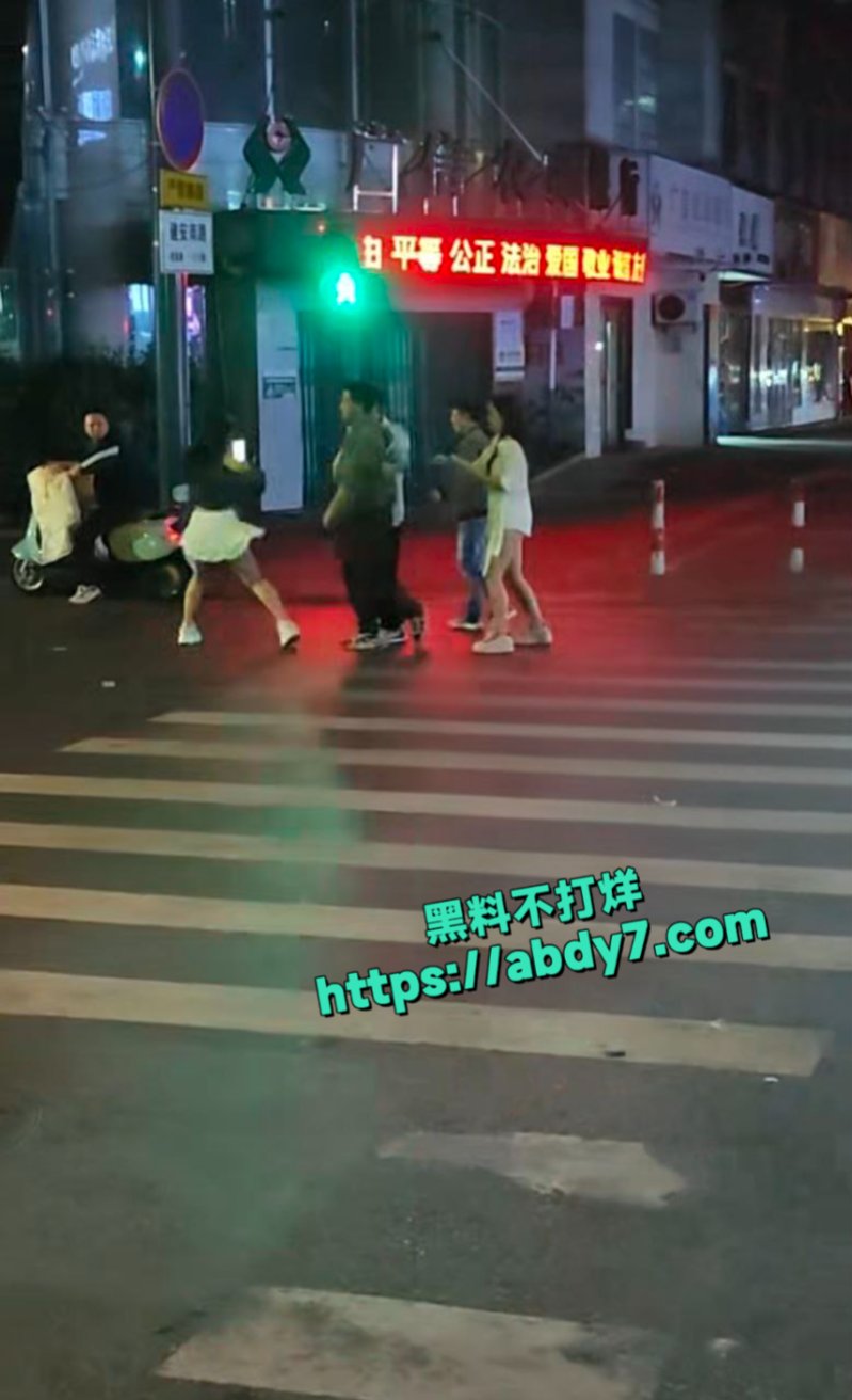 江西上饶市一男子点技师没钱付款3