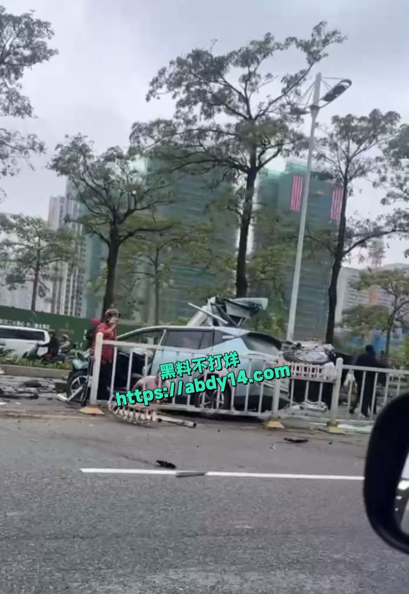 广东湛江三帆环岛发生交通事故 4