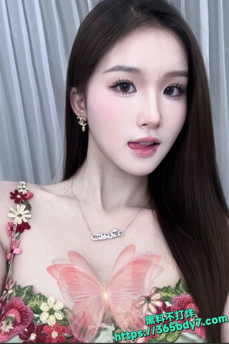 王佳佳骚货道具自慰小穴特写1