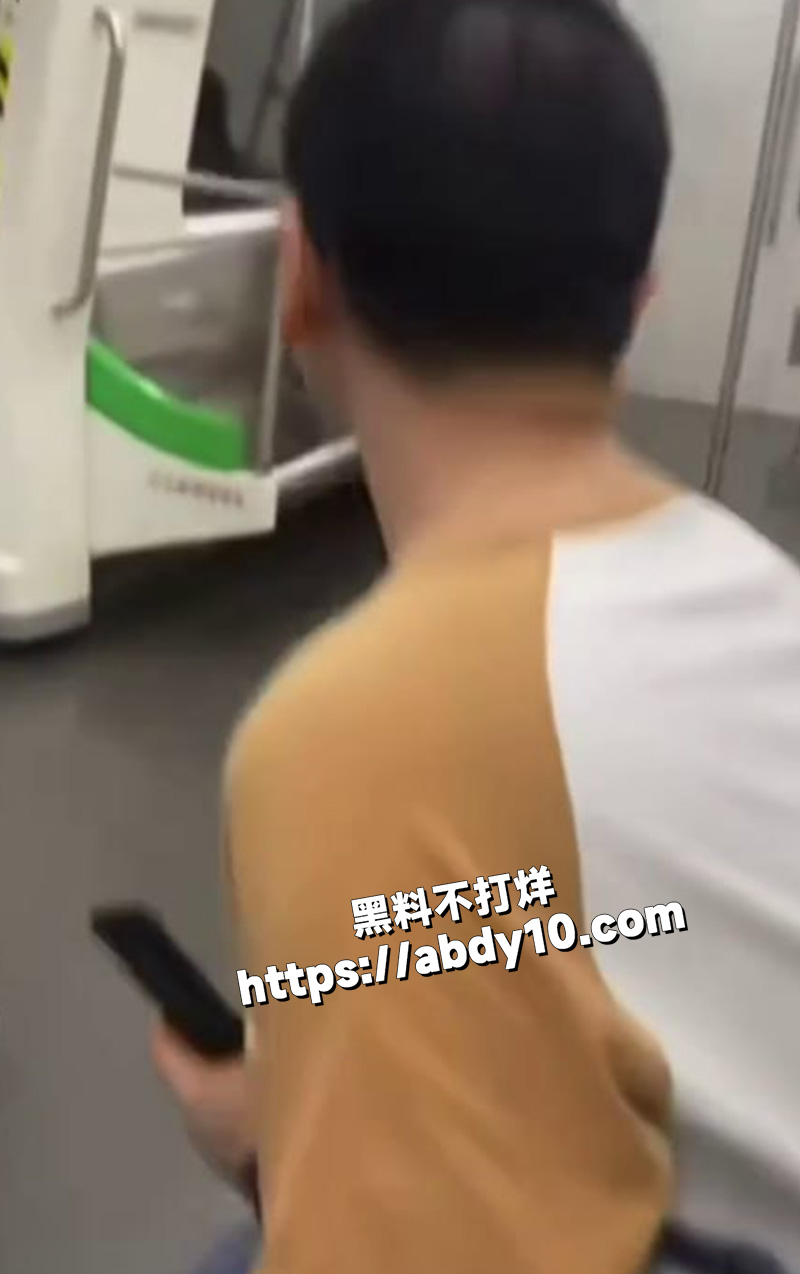 南宁地铁打飞机哥4