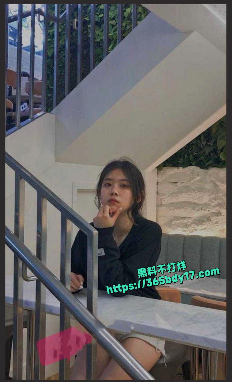 广东外语外贸大学校花程怡萱私拍流出 1