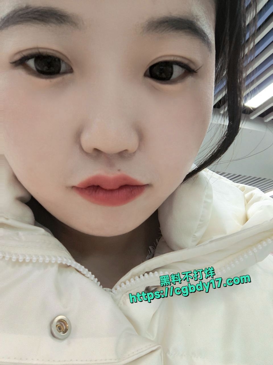 甘肃反差婊眼镜骚妹于雪 自慰抵押视频真情流露11