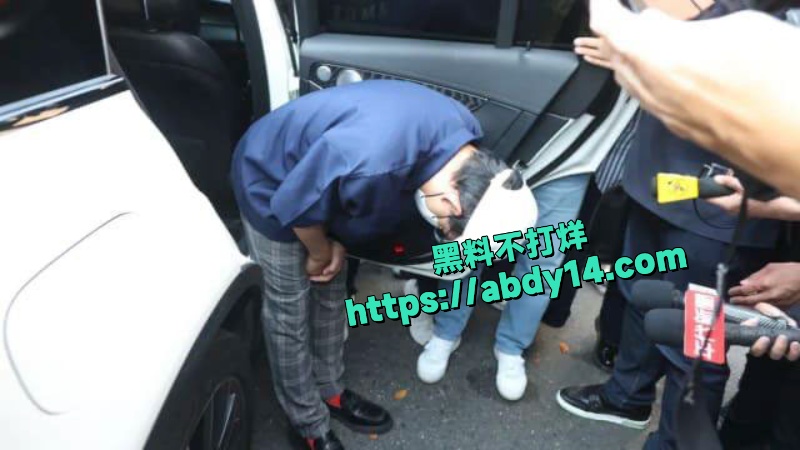 黄子佼偷拍2845部性爱视频 7
