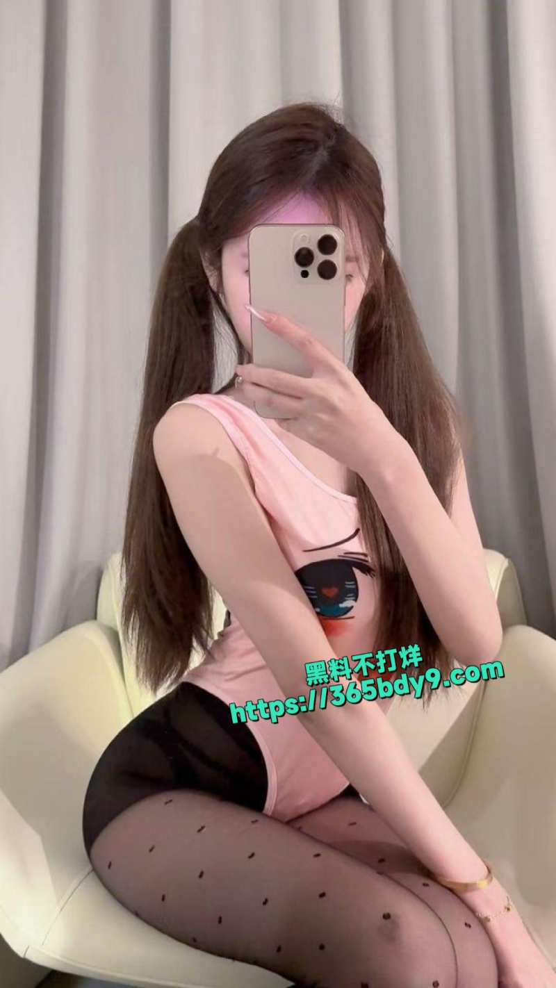 抖音和微密圈上的网红胡逗逗11