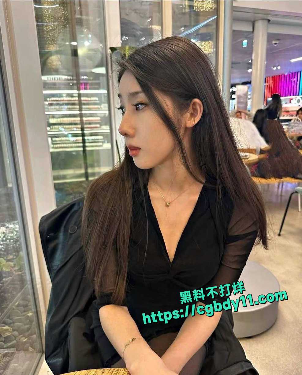 巴黎留学生沦为洋人福利姬被爆操 (5).jpg