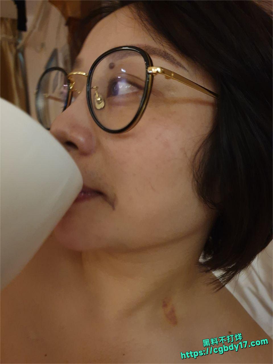 福清市向高街蝴蝶服饰老板娘陈凤琴4
