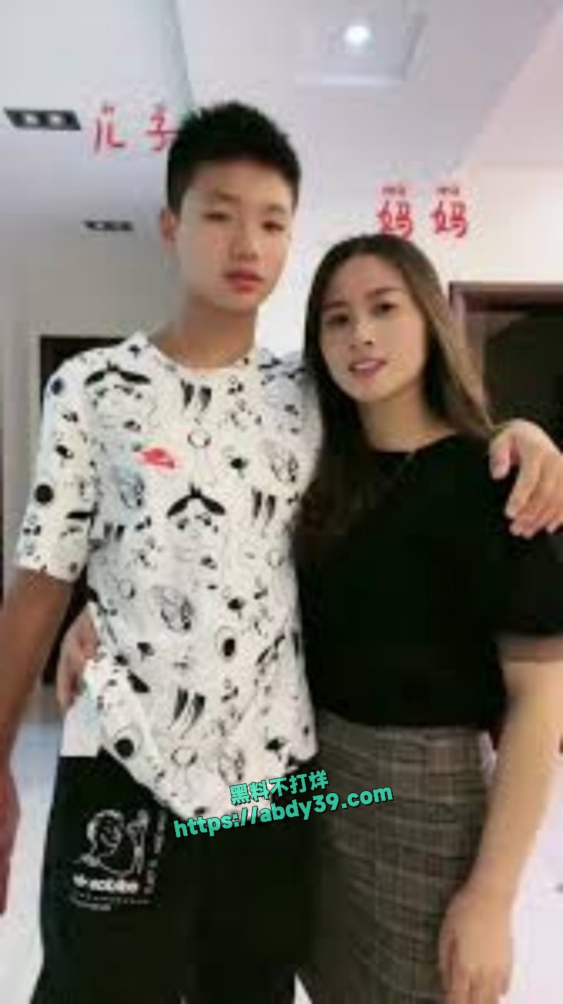 火爆全网的小红书乱伦母子27