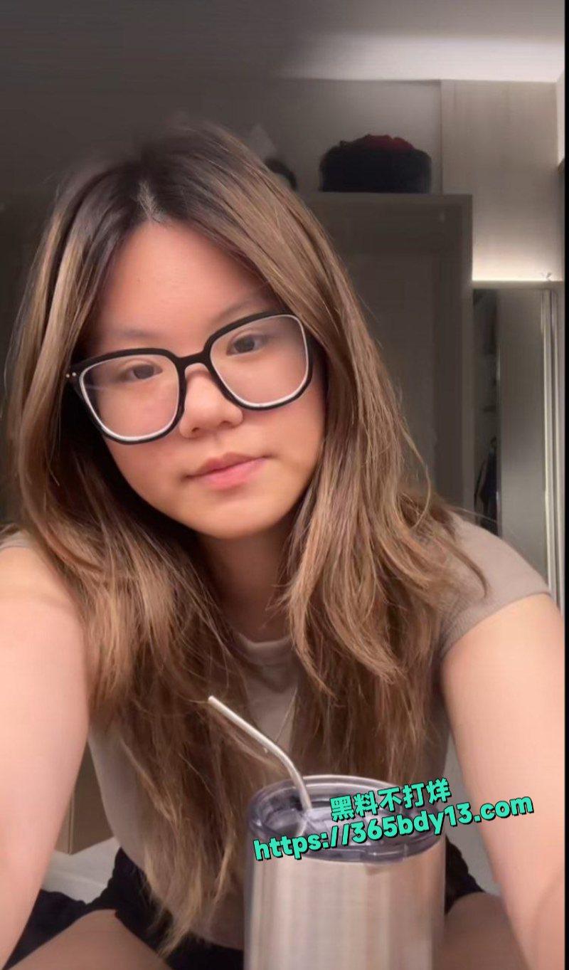TikTok新加坡小网红不雅视频流出2