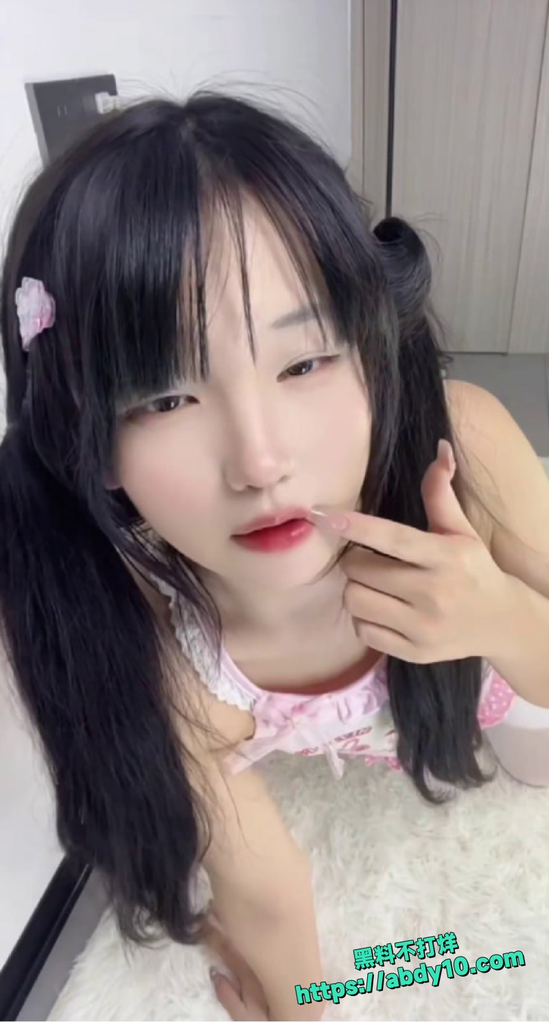 屁屁小幼怜哄睡故意漏逼 1
