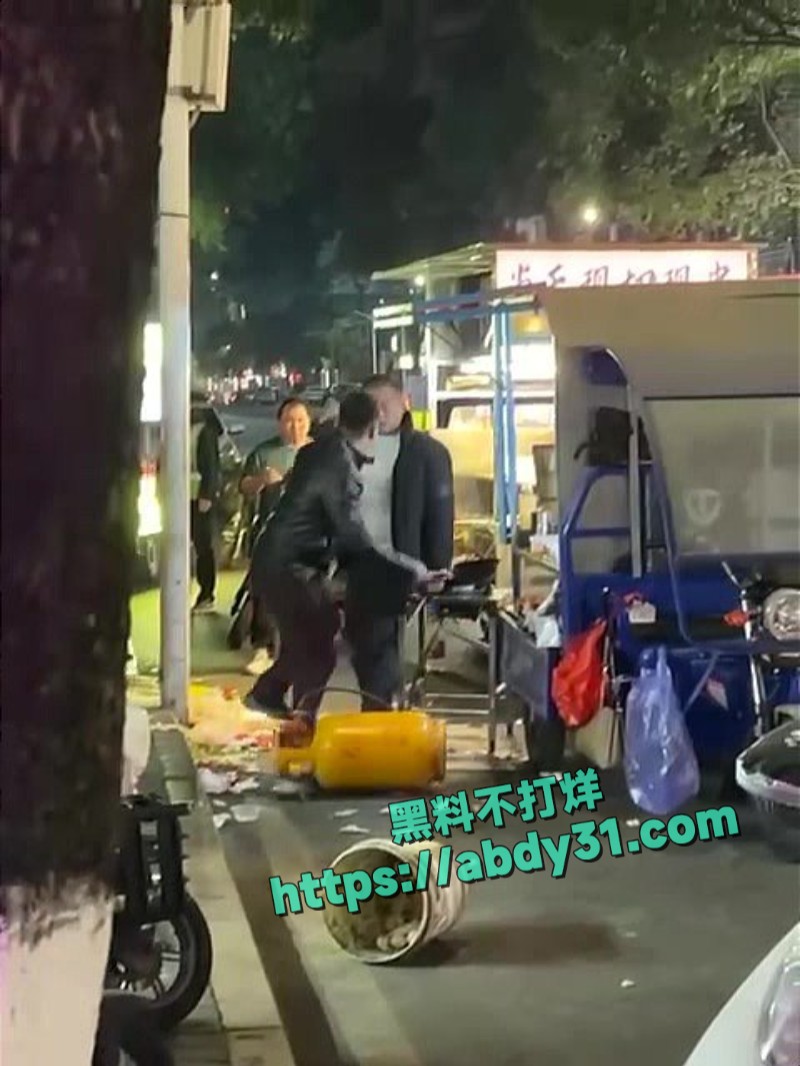 路边摊餐桌冲突超重拳3