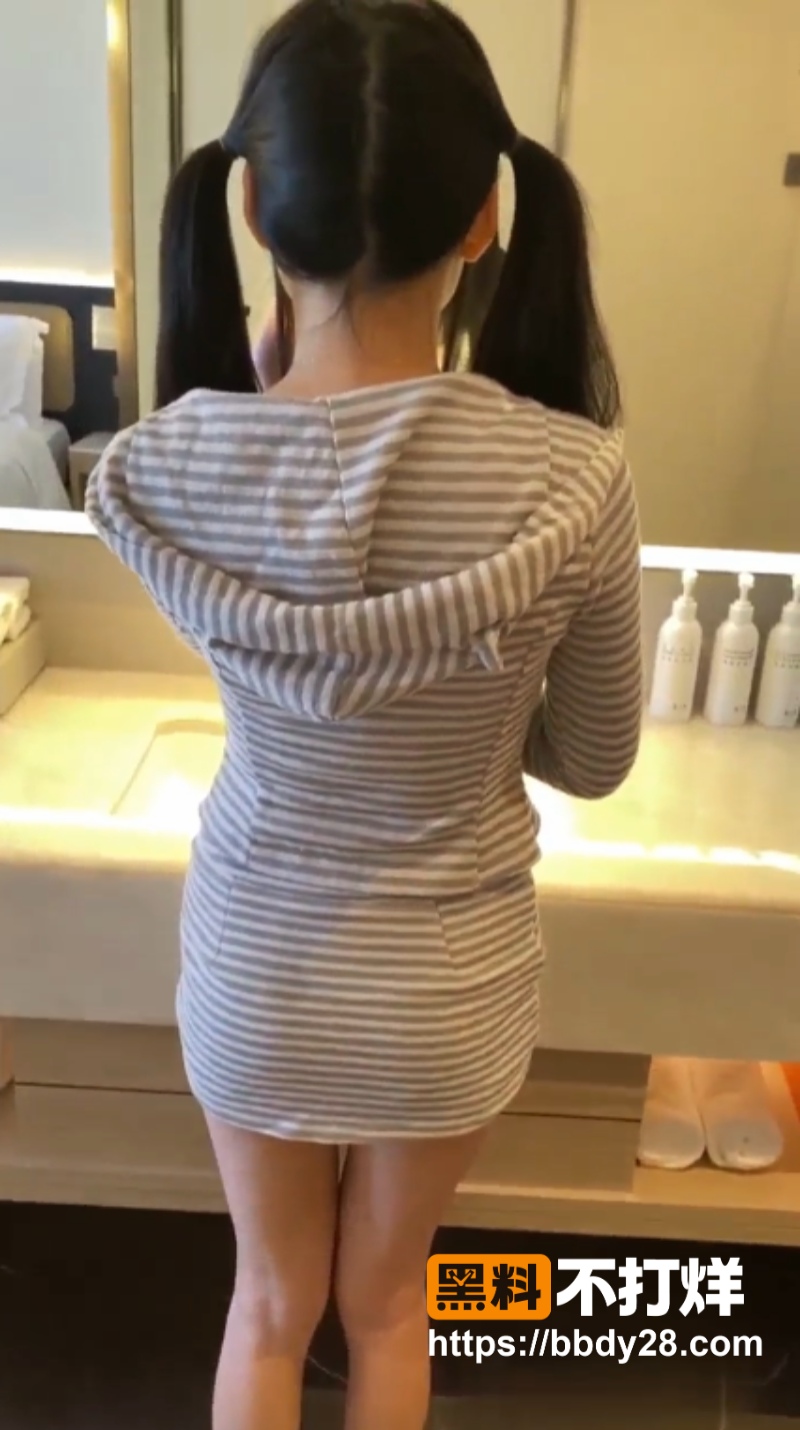 女大学生李柠儿的酒店自拍日常1