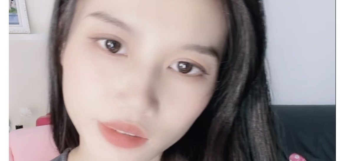 抖音 人间水蜜桃 阿mei 会议室瑜伽 1对1紫薇