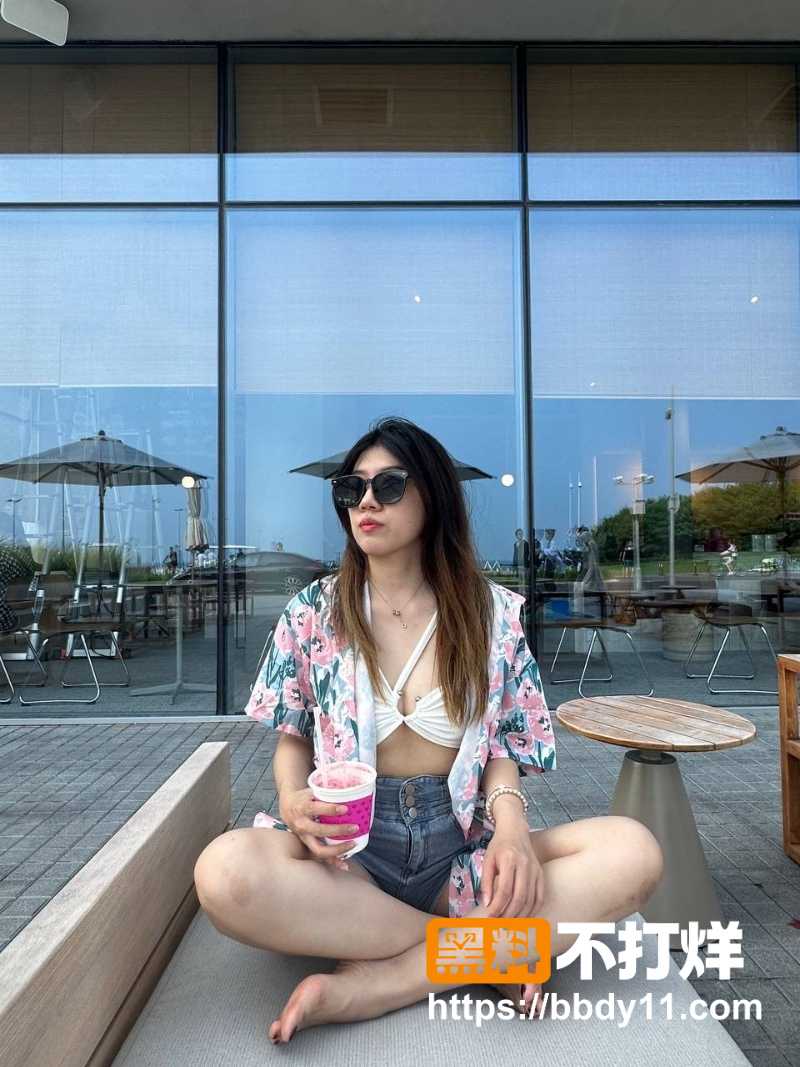 邹红丽 8