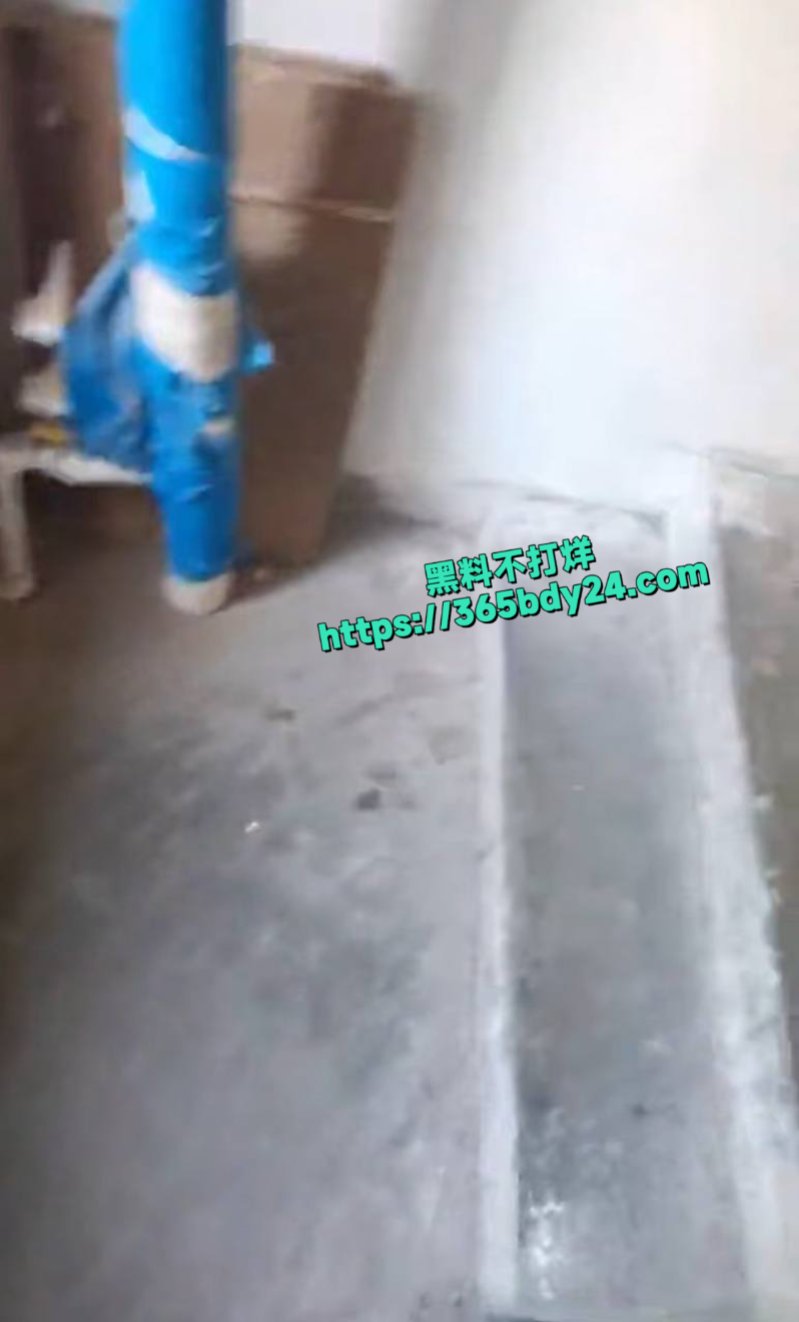 猖狂抄底大神强摸黑丝学生7