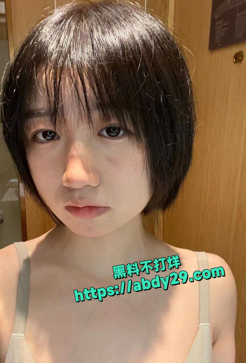河北大学工商学院大一张思柠